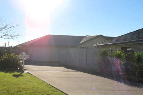 Photo of property in 5 Kimptonfields Court, Wattle Downs, Auckland, 2103