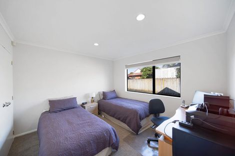 Photo of property in 26 Carriage Close, Northpark, Auckland, 2013