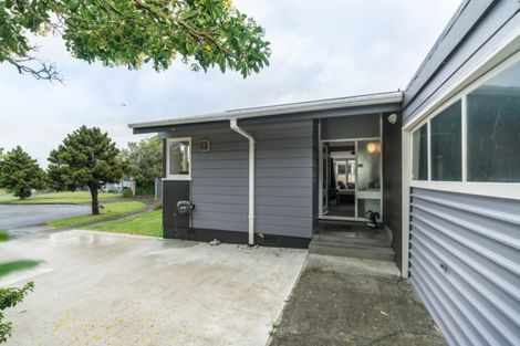 Photo of property in 6 Kapiti Place, Awapuni, Palmerston North, 4412