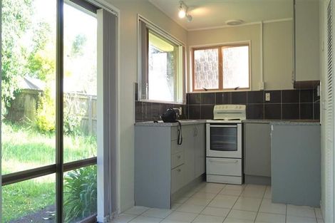 Photo of property in 3/38 Ballater Place, Highland Park, Auckland, 2010