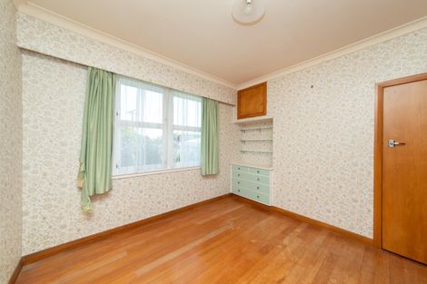 Photo of property in 2 York Place, Awapuni, Palmerston North, 4412