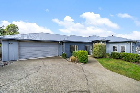 Photo of property in 13a Riverstone Drive, Riverstone Terraces, Upper Hutt, 5018