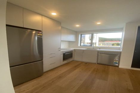 Photo of property in 1 Ara Paiwhenua, Tawa, Wellington, 5028