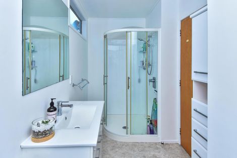 Photo of property in 1/11 Honey Place, Weymouth, Auckland, 2103