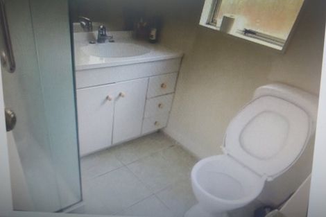 Photo of property in 7 Stockton Place, Glendene, Auckland, 0602