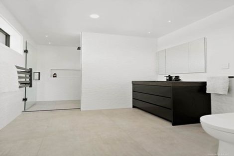 Photo of property in 8 Vazey Way, Hobsonville, Auckland, 0618