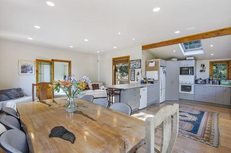 Photo of property in 9 Tawini Road, Titirangi, Auckland, 0604