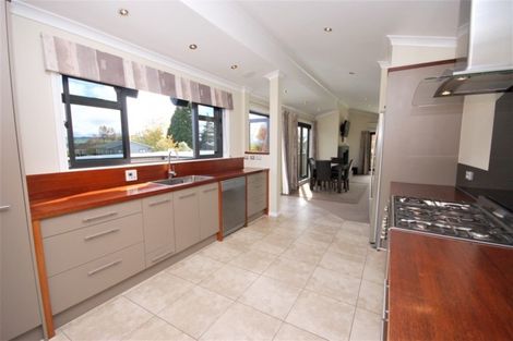 Photo of property in 21 Rainbow Drive, Rainbow Point, Taupo, 3330