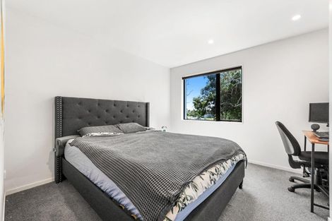 Photo of property in 8a Roys Road, Weymouth, Auckland, 2103