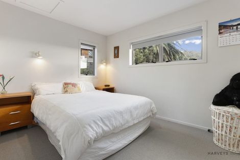 Photo of property in 11 Deane Avenue, Titirangi, Auckland, 0604