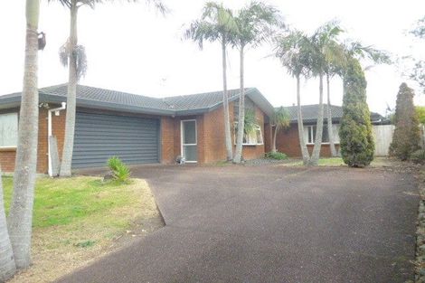 Photo of property in 15 John Lister Close, Golflands, Auckland, 2013
