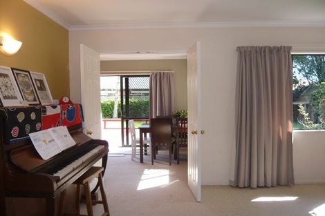 Photo of property in 7 Johnsfield Place, Rototuna, Hamilton, 3210