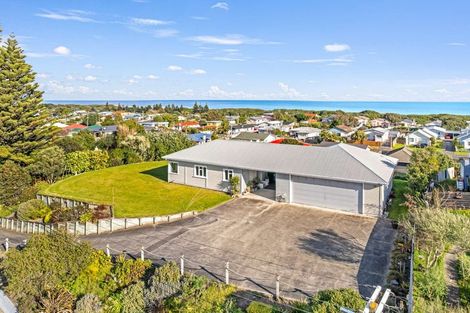 Photo of property in 153 Cornfoot Street, Castlecliff, Whanganui, 4501