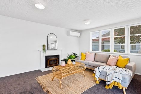 Photo of property in 5 Goldsmith Crescent, Levin, 5510