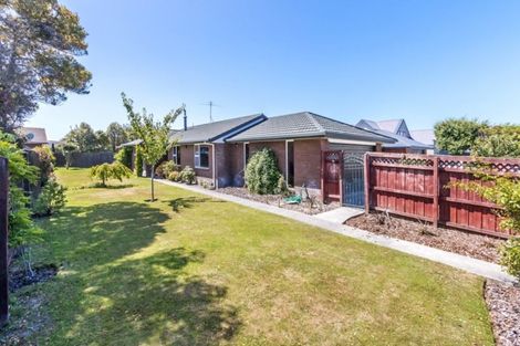 Photo of property in 3 Aberfoyle Place, Parklands, Christchurch, 8083