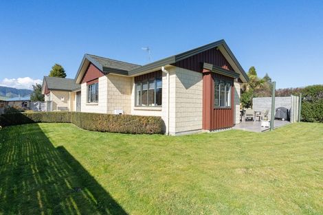 Photo of property in 6 Burnfield Way, Levin, 5510