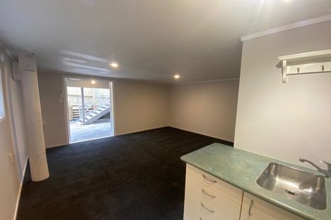 Photo of property in 14 Landow Place, Henderson, Auckland, 0612