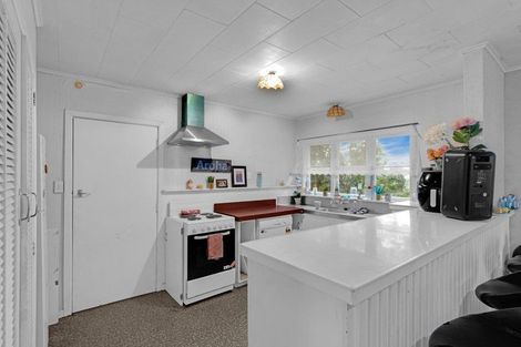 Photo of property in 81 Kayes Road, Pukekohe, 2120