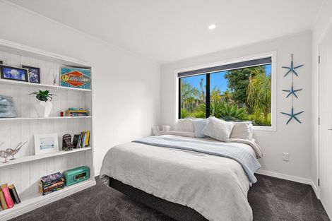 Photo of property in 68 Omana Avenue, Shelly Beach, Helensville, 0874