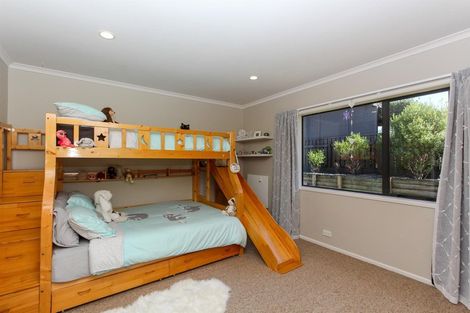 Photo of property in 13 Sandel Rise, Merrilands, New Plymouth, 4312