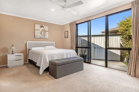 Photo of property in 8 Piha Close, Papamoa Beach, Papamoa, 3118