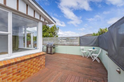 Photo of property in 12 Kowhai Grove, Raumati Beach, Paraparaumu, 5032