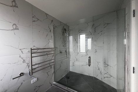 Photo of property in 1/21 Divich Avenue, Te Atatu South, Auckland, 0610