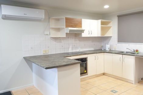 Photo of property in 10 Piriti Place, Weymouth, Auckland, 2103