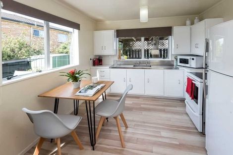 Photo of property in 2/36 Rimu Street, New Lynn, Auckland, 0600