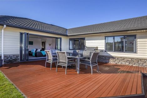 Photo of property in 14 Nelson Avenue, Aotea, Porirua, 5024