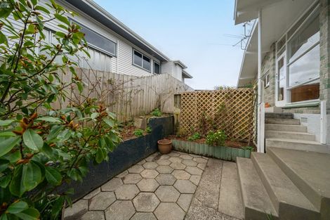 Photo of property in 17 Silverbirch Grove, Churton Park, Wellington, 6037