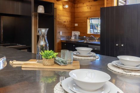 Photo of property in 102a Seaview Road, Paraparaumu Beach, Paraparaumu, 5032