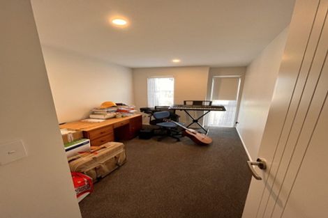 Photo of property in 12 Albert Pryor Avenue, Henderson, Auckland, 0612