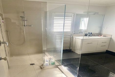 Photo of property in 24a Alexander Street, Cockle Bay, Auckland, 2014