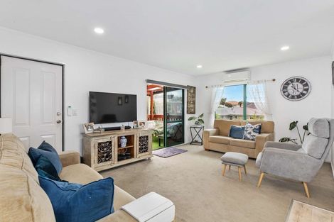 Photo of property in 22b Vincent Street, Howick, Auckland, 2014