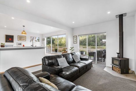 Photo of property in 128 Sharyn Place, Whangamata, 3620