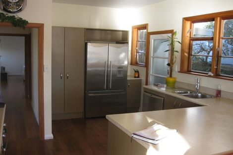 Photo of property in 93 Maupuia Road, Maupuia, Wellington, 6022