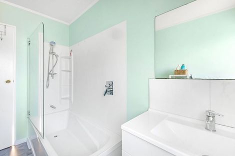 Photo of property in 47 Wallath Road, Westown, New Plymouth, 4310