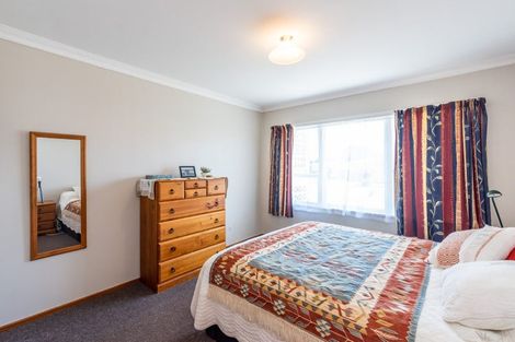 Photo of property in 2 Windsor Place, Levin, 5510