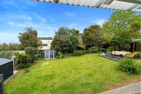 Photo of property in 1/2c Sunnynook Road, Sunnynook, Auckland, 0620