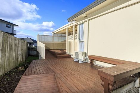 Photo of property in 2/12 Mossop Rise, Glenfield, Auckland, 0629