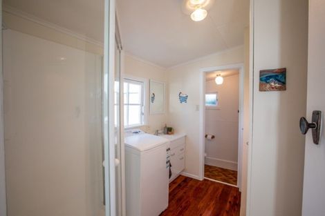 Photo of property in 4 Waimea Road, Waikanae Beach, Waikanae, 5036