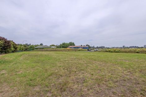 Photo of property in 76 Queens Avenue, Waikuku Beach, 7402