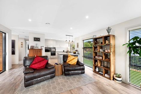 Photo of property in 45 Golf Vue Place, Castlecliff, Whanganui, 4501