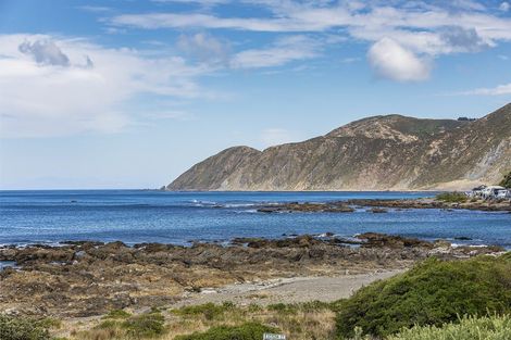 Photo of property in 441 The Esplanade, Island Bay, Wellington, 6023