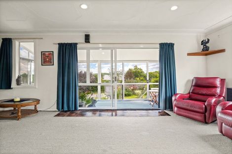 Photo of property in 35 Greenhithe Street, Waihola, Milton, 9073