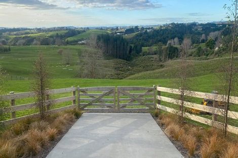 Photo of property in 118 Trig Road, South Head, Helensville, 0874