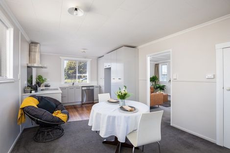 Photo of property in 6 High Street West, Waitara, 4320