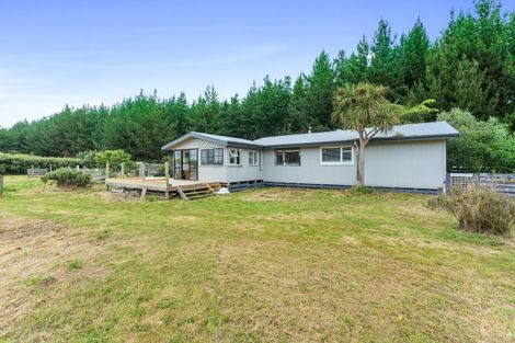 Photo of property in 577 Waikawa Beach Road, Waikawa Beach, Levin, 5573