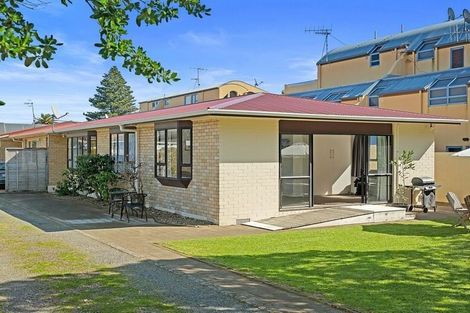 Photo of property in 22 Maunganui Road, Mount Maunganui, 3116